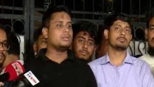 রাষ্ট্রপতিকে পদ ছাড়তেই হবে: হাসনাত আব্দুল্লাহ